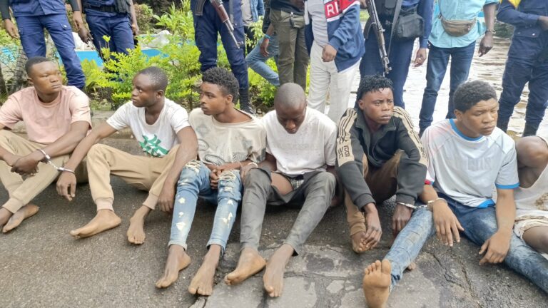 Lubumbashi : Meurtre de Patriq Adonis, des auteurs présumés présentés au Gouverneur du Haut-Katanga