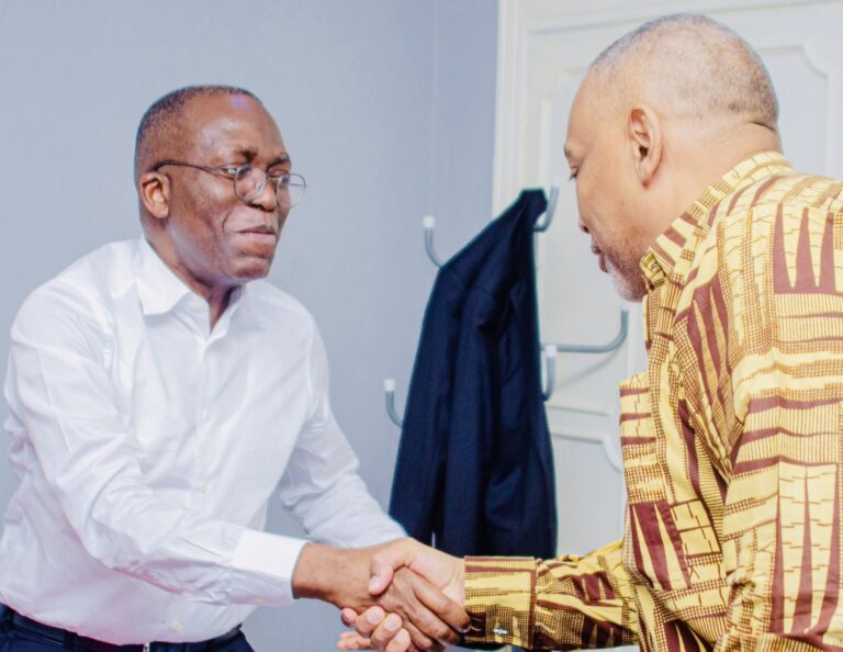 Condamnation de Matata Ponyo : Olivier Kamitatu dénonce une “farce judiciaire” orchestrée par le pouvoir