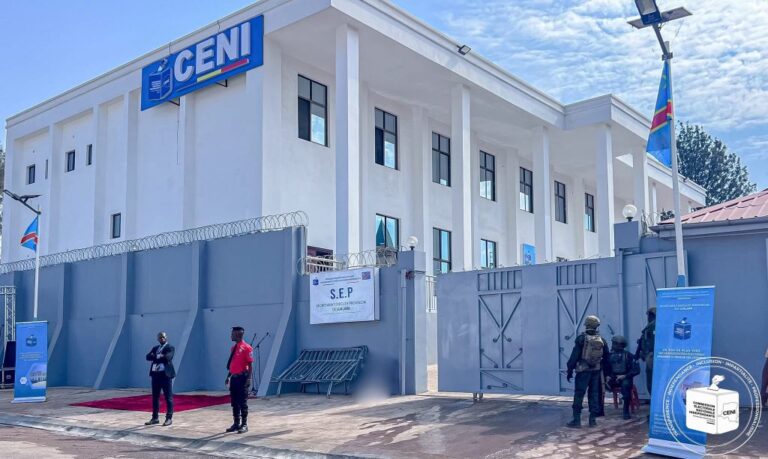 Lualaba : Inauguration du bureau de la CENI, Delly Sessanga dénonce une atteinte à la neutralité de l’institution