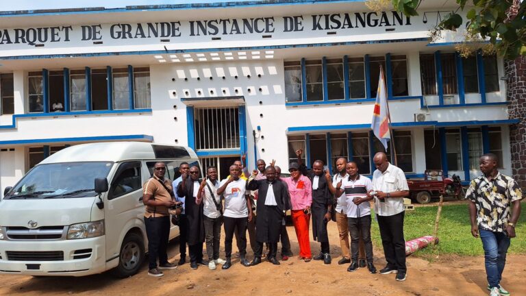 Kisangani : Trois journalistes libérés après une journée de séquestration et une nuit de détention arbitraire