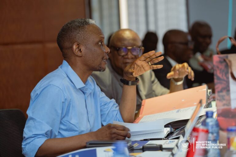RDC : Bandundu en ligne de mire, le ministre John Banza Lunda mobilise les acteurs clés des infrastructures