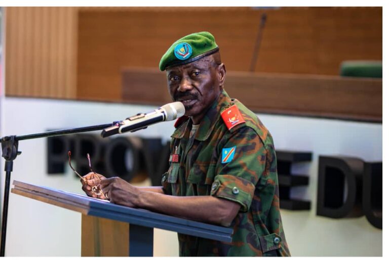 Haut-Katanga : Le général Eddy Kapend appelle les militaires de la 22ᵉ région à la loyauté et à la discipline