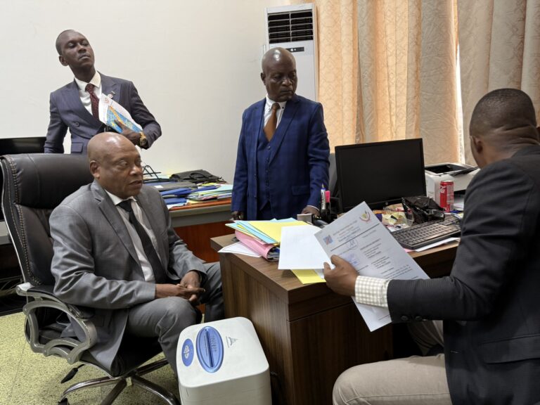 Kinshasa : des démolitions anarchiques, Steve Mbikayi dénonce à l&rsquo;Assemblée nationale