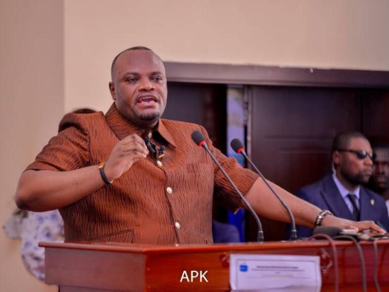 Kinshasa : Le gouverneur Daniel Bumba dans le viseur de l’Assemblée provinciale