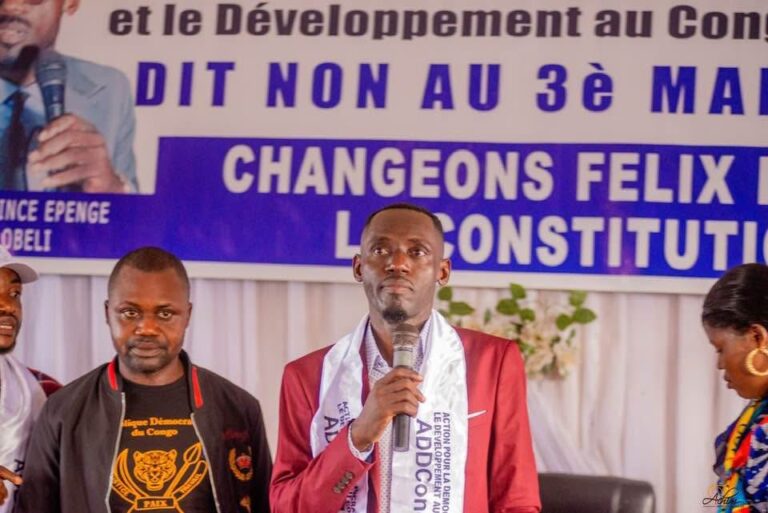 RDC : « Il faut changer Félix Tshisekedi et non la Constitution », affirme l’opposant Prince Epenge